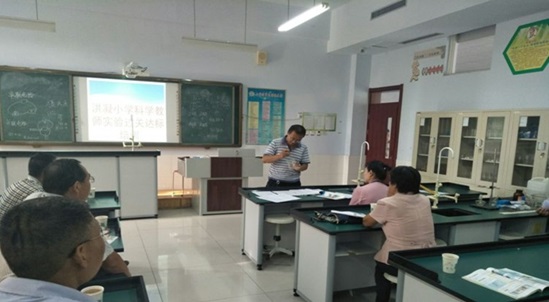 五莲县洪凝小学举行科学实验人人过关培训活动