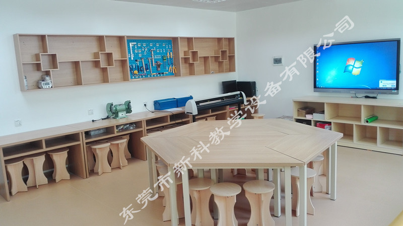 <a href='http://www.100-edu.com' target='1' style='font-size:14px; font-weight:bold; color:#0080ff;'>创客实验室</a>